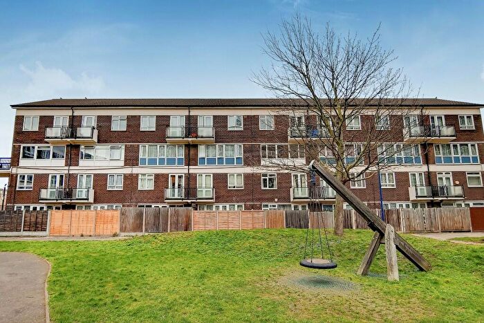 4 Bedroom Ground Maisonette To Rent In Sheffield Square, London, E3