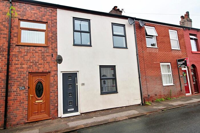 3 Bedroom Terraced House For Sale In Dicconson Lane, Westhoughton, BL5