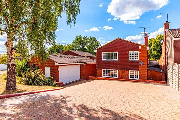 4 Bedroom Detached House For Sale In Holywell Road, Studham, Central Bedfordshire, LU6