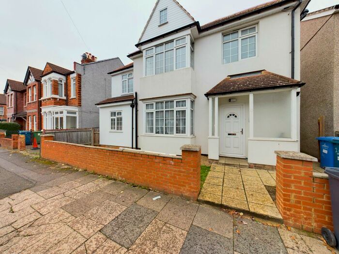 Studio To Rent In Wellington Road, Harrow, HA3