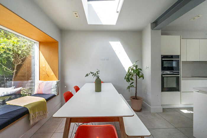 4 Bedroom Terraced House For Sale In Lansdowne Road, Walthamstow, London, E17
