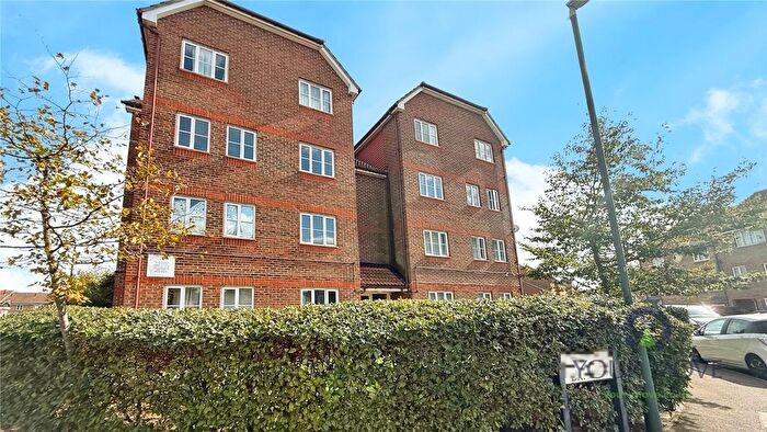 1 Bedroom Flat To Rent In Fairway Drive, London, SE28