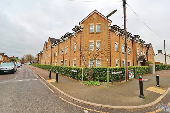 1 Bedroom Flat For Sale In North Road, Woking, Surrey, GU21