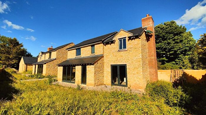 3 Bedroom Detached House For Sale In Bristol Road, Sherborne, DT9