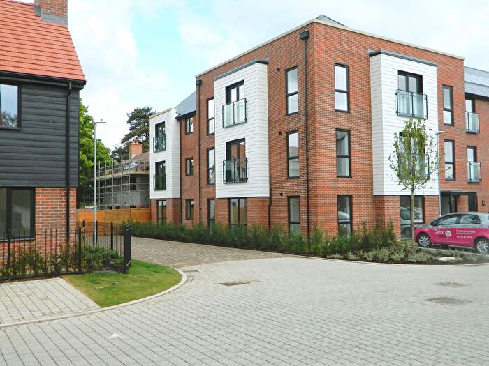 2 Bedroom Flat For Sale In Malpass Drive, Leybourne, ME19