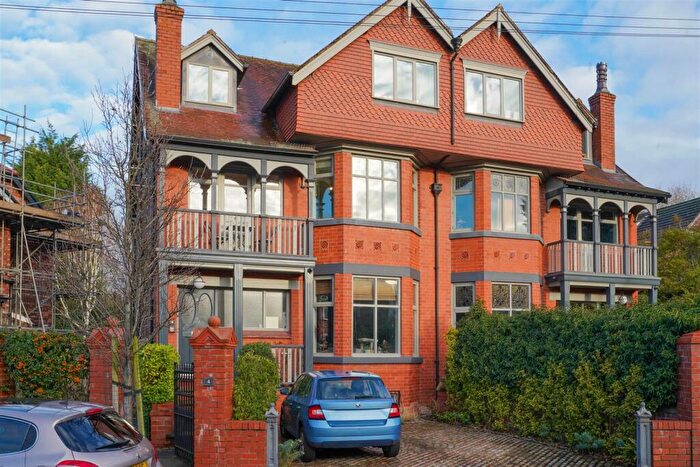 2 Bedroom Apartment For Sale In Wellington Crescent, Old Trafford, M16