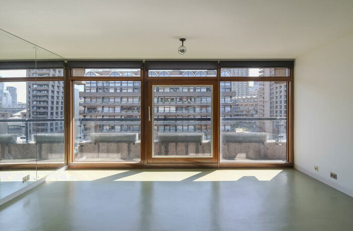 Apartment To Rent In John Trundle Court, Barbican, London, EC2Y