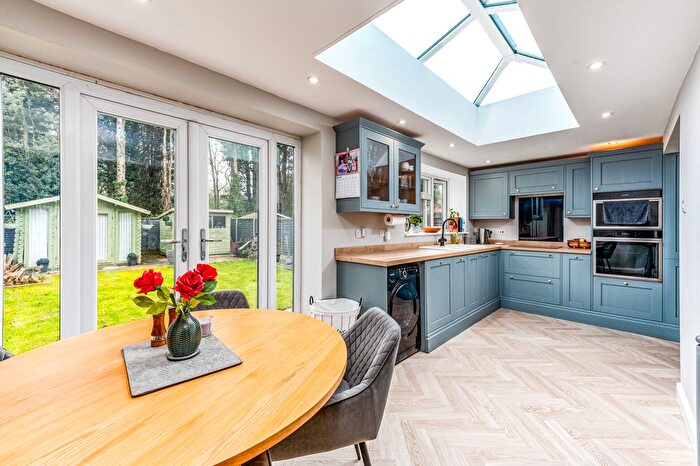 3 Bedroom Semi-detached House For Sale In Reservoir Drive, Birmingham, B46