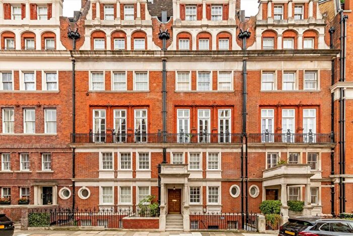 2 Bedroom Flat To Rent In Balfour Place, London, W1K