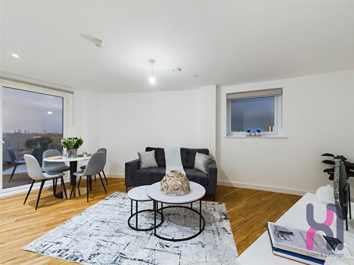 2 Bedroom Flat To Rent In Manchester Waters, Pomona Strand, Old Trafford, M16