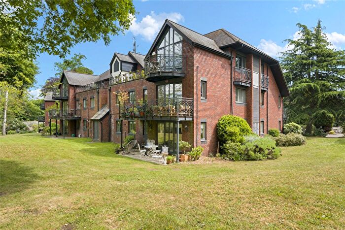 2 Bedroom Flat For Sale In Japonica House, Woburn Park, Addlestone, KT15