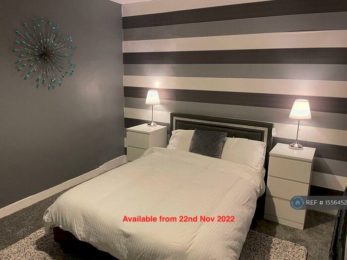 3 Bedroom Flat To Rent In Crookston Road, Glasgow, G53