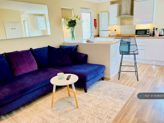 5 Bedroom Semi-Detached House To Rent In Garrick Road, Bath, BA2