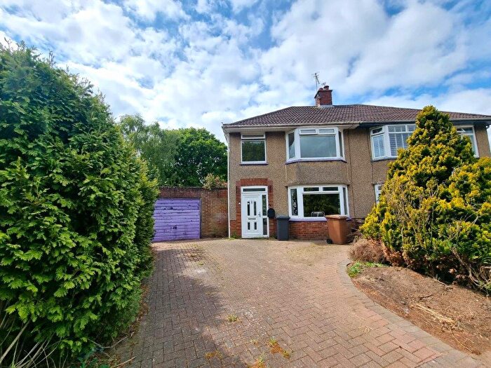3 Bedroom Semi-Detached House To Rent In Tasmania Road, Ipswich, IP4