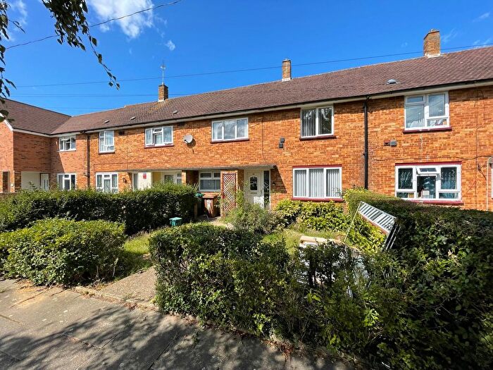 3 Bedroom Terraced House For Sale In Hadrian Close, Staines-Upon-Thames, TW19