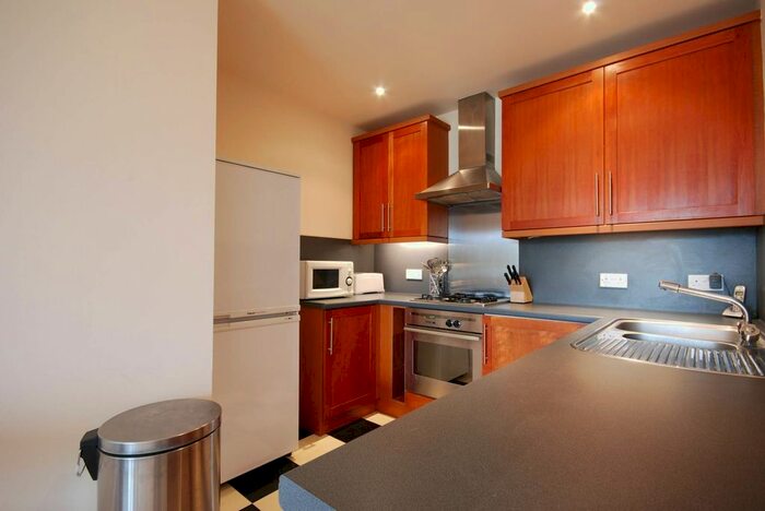 1 Bedroom Flat To Rent In Kew Bridge Road, Kew Bridge, Brentford, TW8