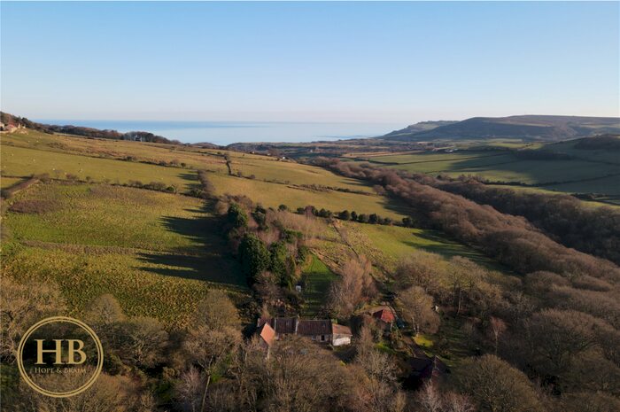 4 Bedroom Cottage For Sale In Fylingdales, Whitby YO22