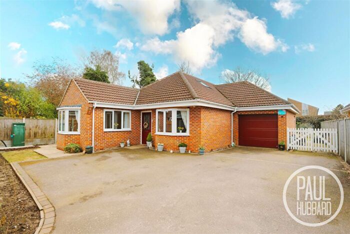 4 Bedroom Detached Bungalow For Sale In Hall Lane, Oulton, NR32