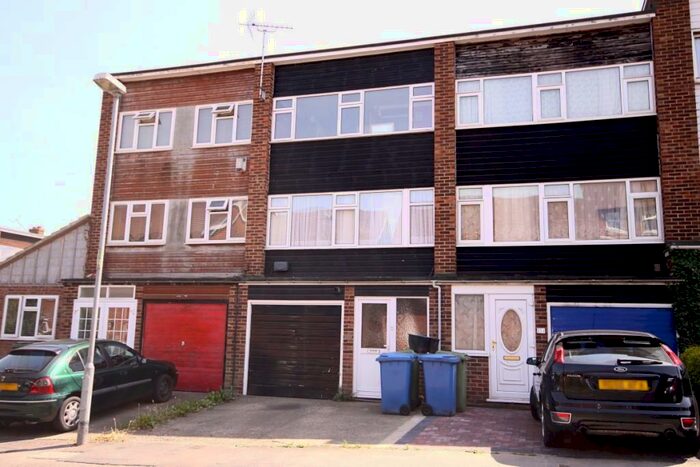 2 Bedroom Town House To Rent In Tonge Road, Sittingbourne, ME10