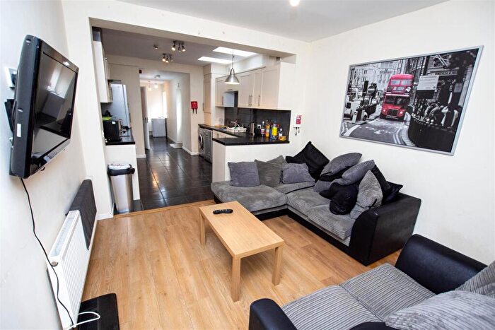 7 Bedroom House To Rent In Heeley Road, Birmingham, West Midlands, B29