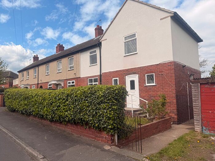 4 Bedroom Semi Detached House To Rent In South Street, Wakefield, WF4