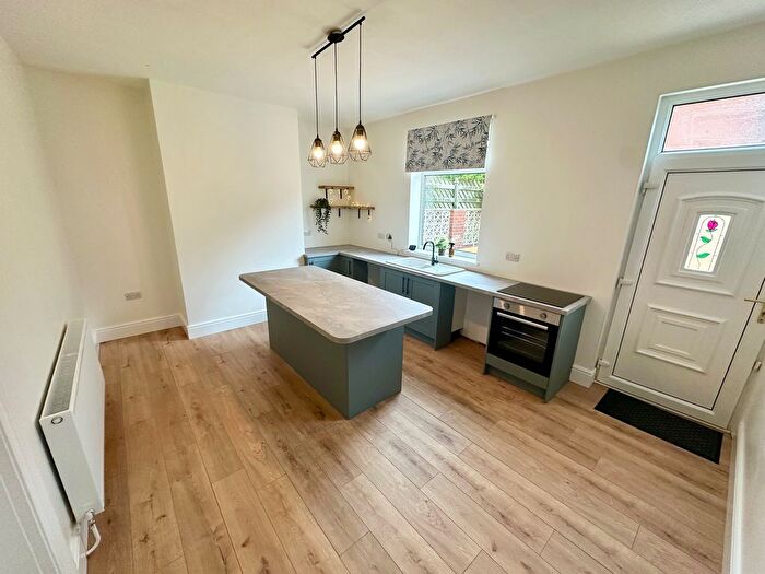 3 Bedroom End Of Terrace House To Rent In Cross Road, Wakefield, WF4