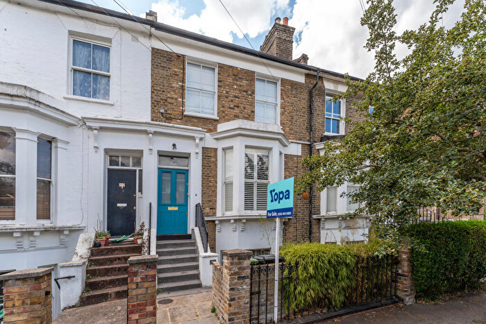1 Bedroom Flat For Sale In Fassett Road, London, E8