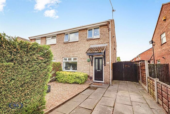 3 Bedroom Semi-Detached House For Sale In Wareham Drive, Crewe, CW1