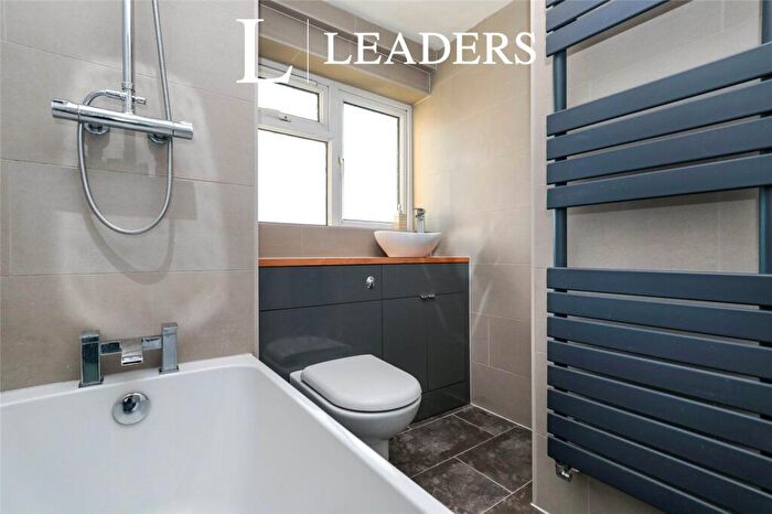 2 Bedroom Maisonette For Sale In Nelson House, South Street, PO12