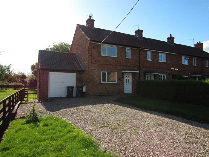 3 Bedroom End Of Terrace House To Rent In Roecliffe, York, YO51