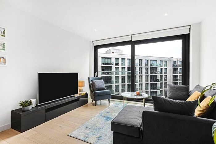 2 Bedroom Flat To Rent In Starboard Way, London, E16