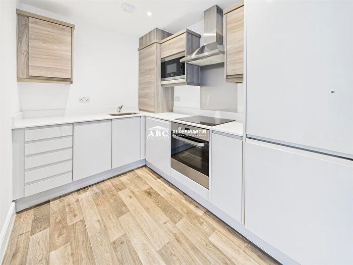 1 Bedroom Flat To Rent In Soothouse Spring, St. Albans, AL3