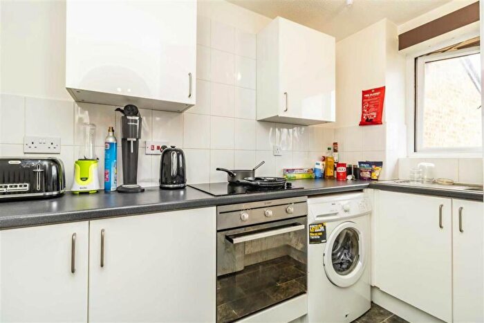 1 Bedroom Flat To Rent In Myers Lane, New Cross, SE14