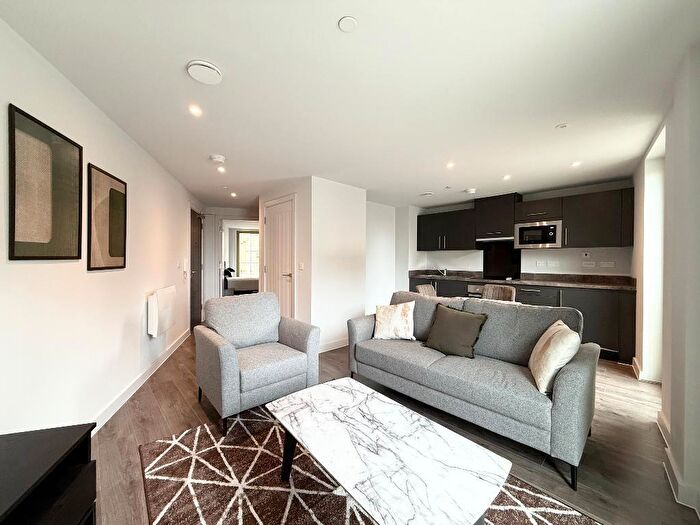 1 Bedroom Apartment For Sale In Castle Street, Town Centre, Luton, Bedfordshire, LU1