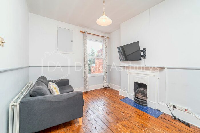 1 Bedroom Flat To Rent In Rathcoole Gardens, Crouch End, London, N8