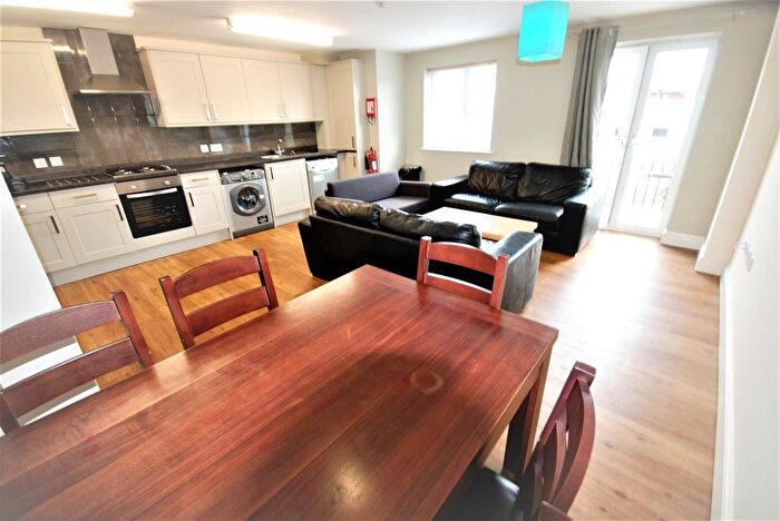 6 Bedroom Flat To Rent In Station House, Old Warwick Road, Leamington Spa, CV31
