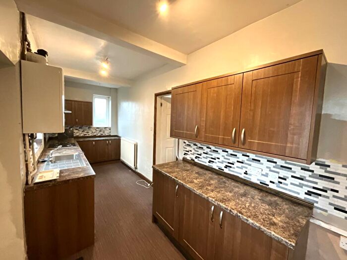 3 Bedroom Semi-Detached House For Sale In Central Drive, Alfreton, DE55