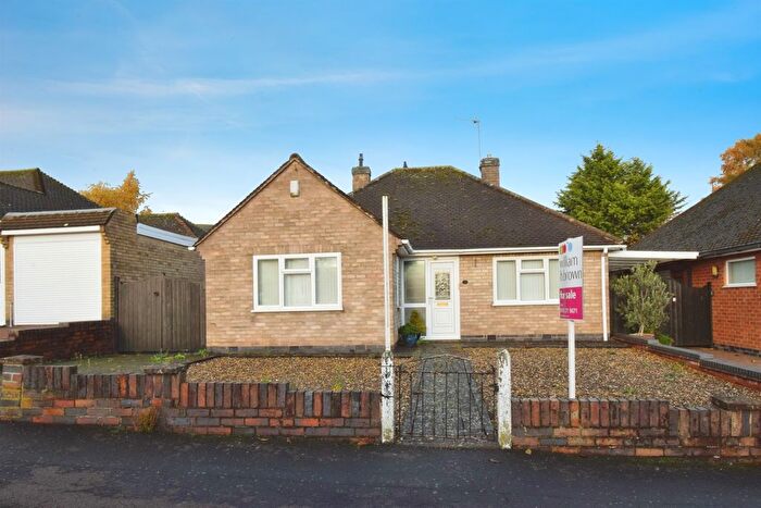 2 Bedroom Detached Bungalow For Sale In Wayside Drive, Oadby, Leicester, LE2