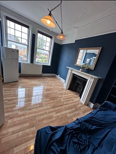 1 Bedroom Flat To Rent In Harvey Mews, London, N8