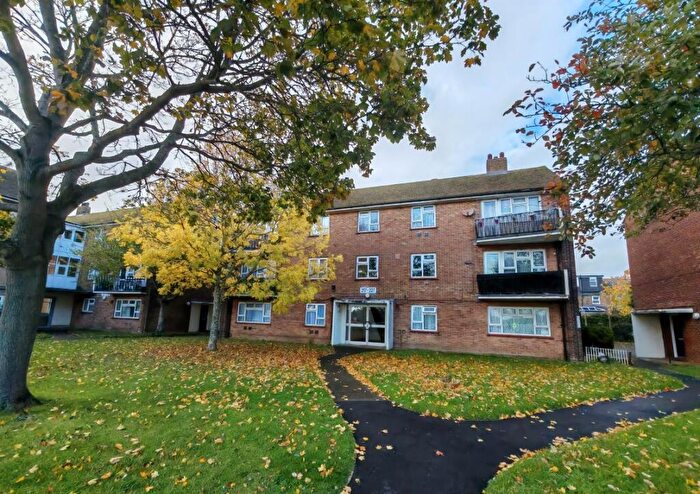 2 Bedroom Apartment For Sale In Eastern Road, Portsmouth, Hampshire, PO3