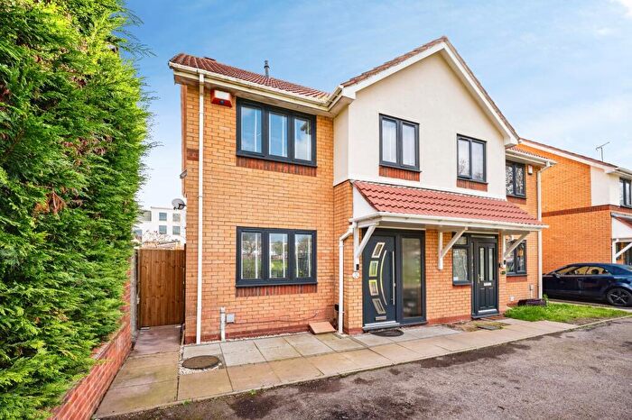 4 Bedroom Semi Detached House For Sale In Autumn Grove, Birmingham, B19