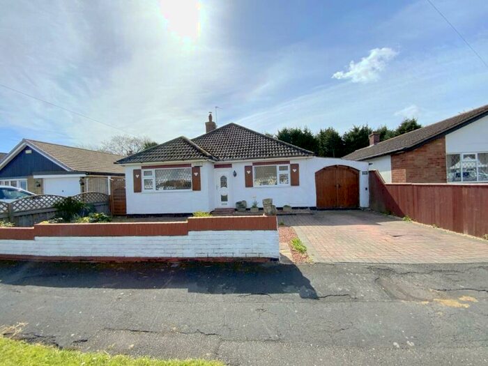 3 Bedroom Detached Bungalow For Sale In Coniston Crescent, Humberston, Grimsby, DN36