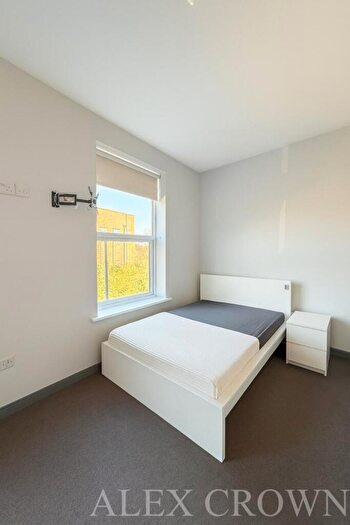 Flat To Rent In Bounds Green Road, Bounds Green, N11