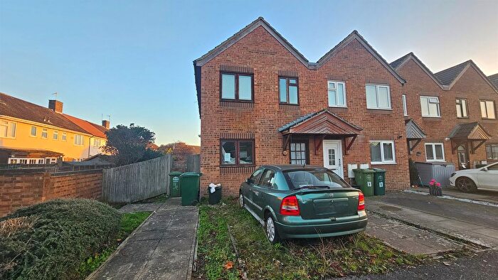 2 Bedroom End Terrace House For Sale In Rose Gardens, Stanwell, Staines-Upon-Thames, TW19