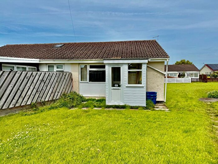 2 Bedroom Bungalow For Sale In Glan Y Mor, Fairbourne, Gwynedd, LL38