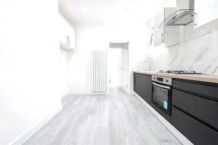 4 Bedroom House To Rent In Charlemont Road, London, E6