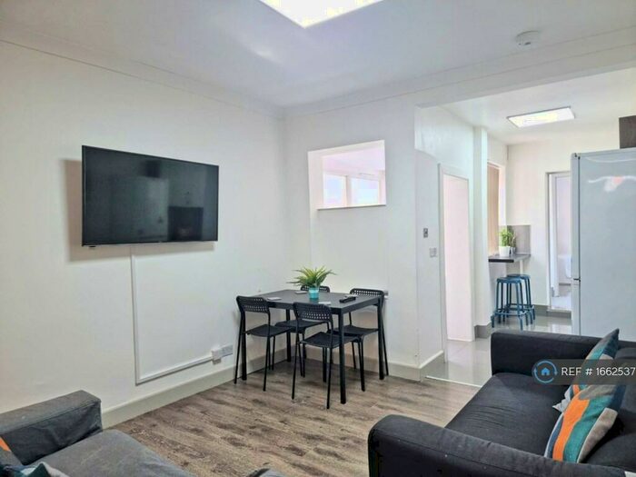 4 Bedroom Terraced House To Rent In Harborne Park Road, Birmingham, B17