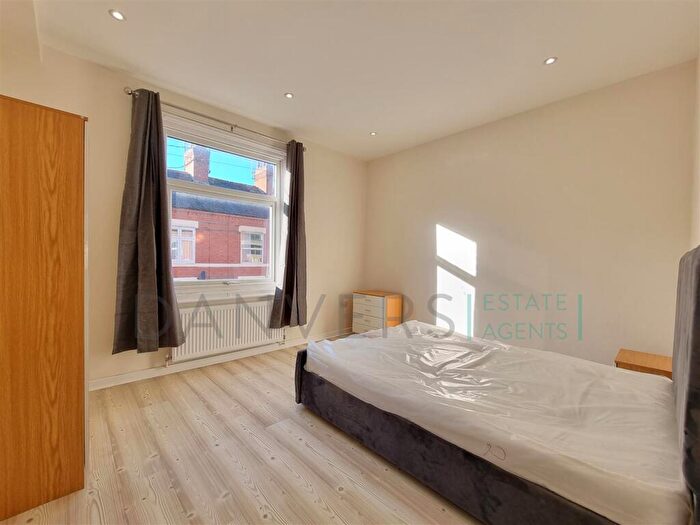 4 Bedroom Terraced House To Rent In Ullswater Street, Leicester, LE2