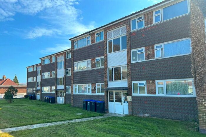 1 Bedroom Apartment To Rent In King Edward Avenue, Worthing, West Sussex, BN14