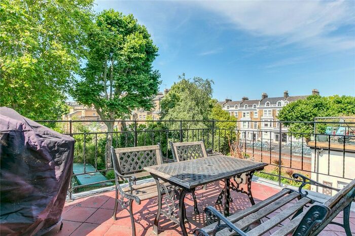 2 Bedroom Flat To Rent In Earls Court Road, London, SW5